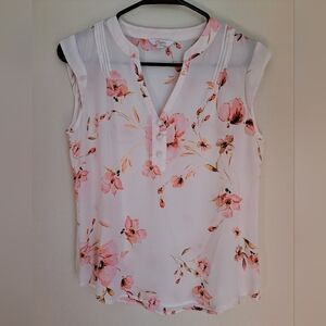 Candie's white pink floral vneck tank top